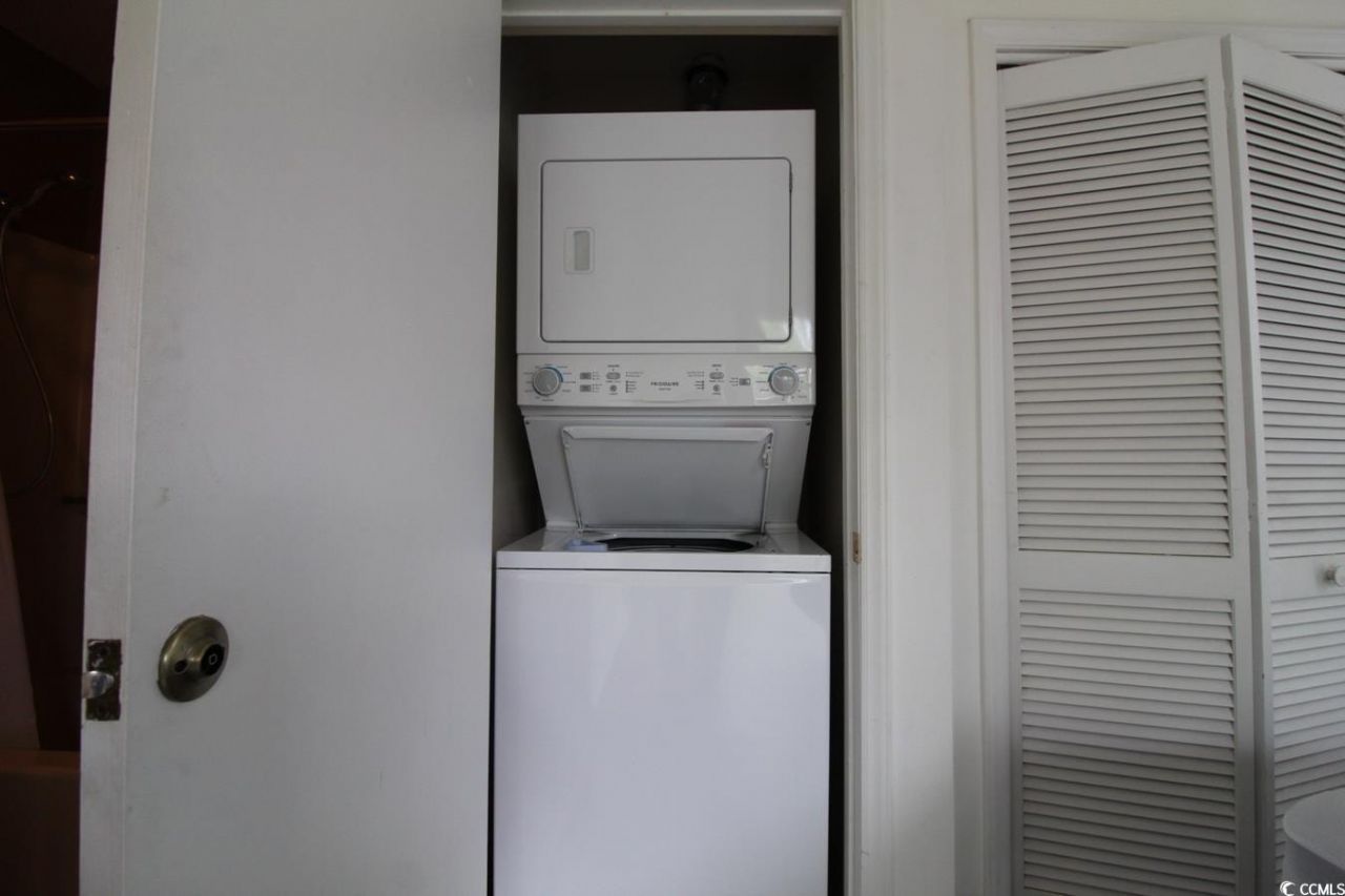 408 Tree Top Ct. Photo 15