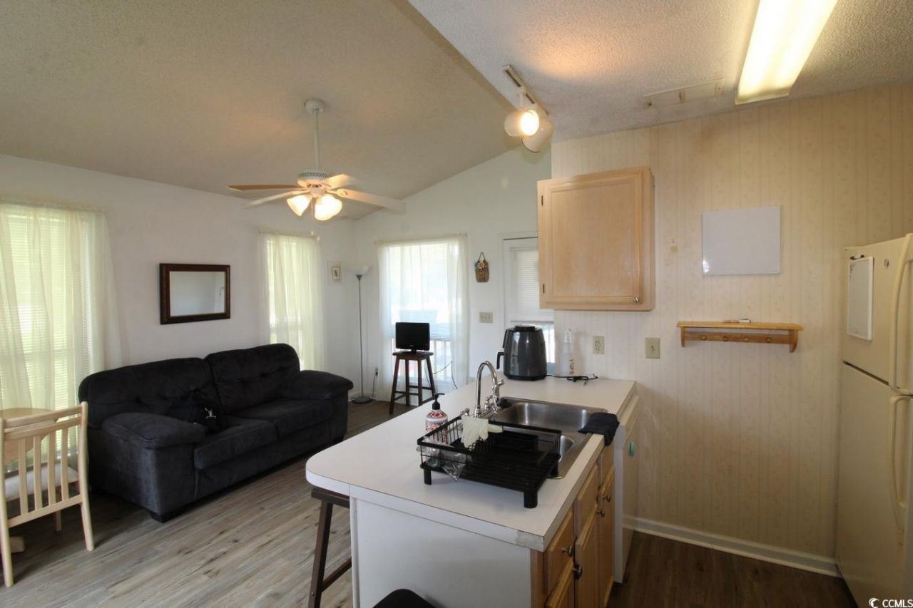 408 Tree Top Ct. Photo 8