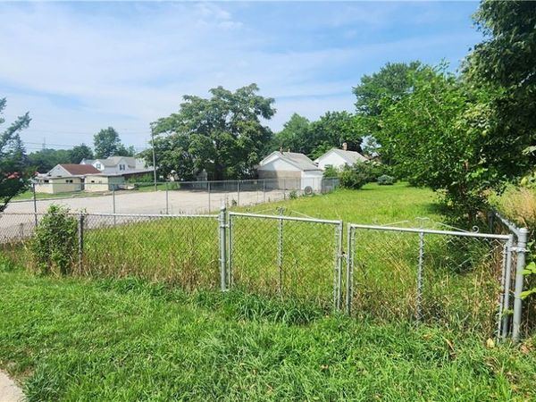 Grand Division Avenue, Cleveland, OH 44125