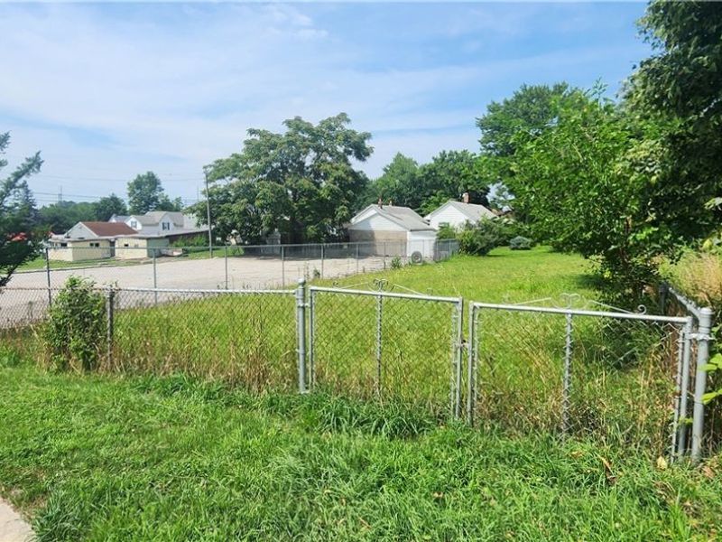 Grand Division Avenue, Cleveland, OH 44125 Photo 1