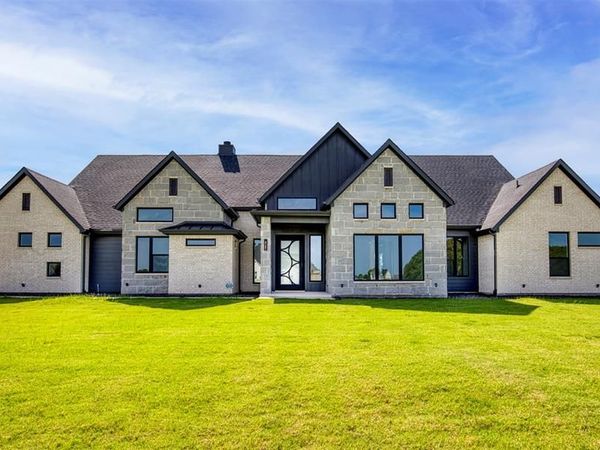 1407 Deerfield Drive, Wills Point, TX 75169