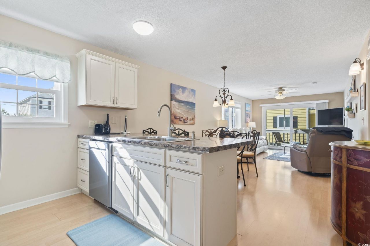 1425 N Waccamaw Dr. Photo 8