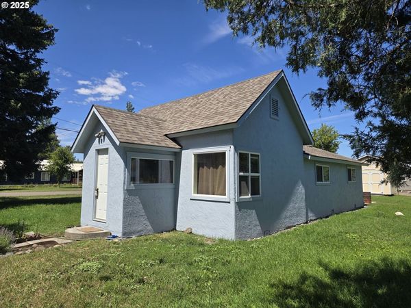107 W 4TH ST, Wallowa, OR 97885