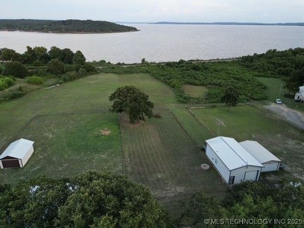 1 E Lakeview Drive, Checotah, OK 74426