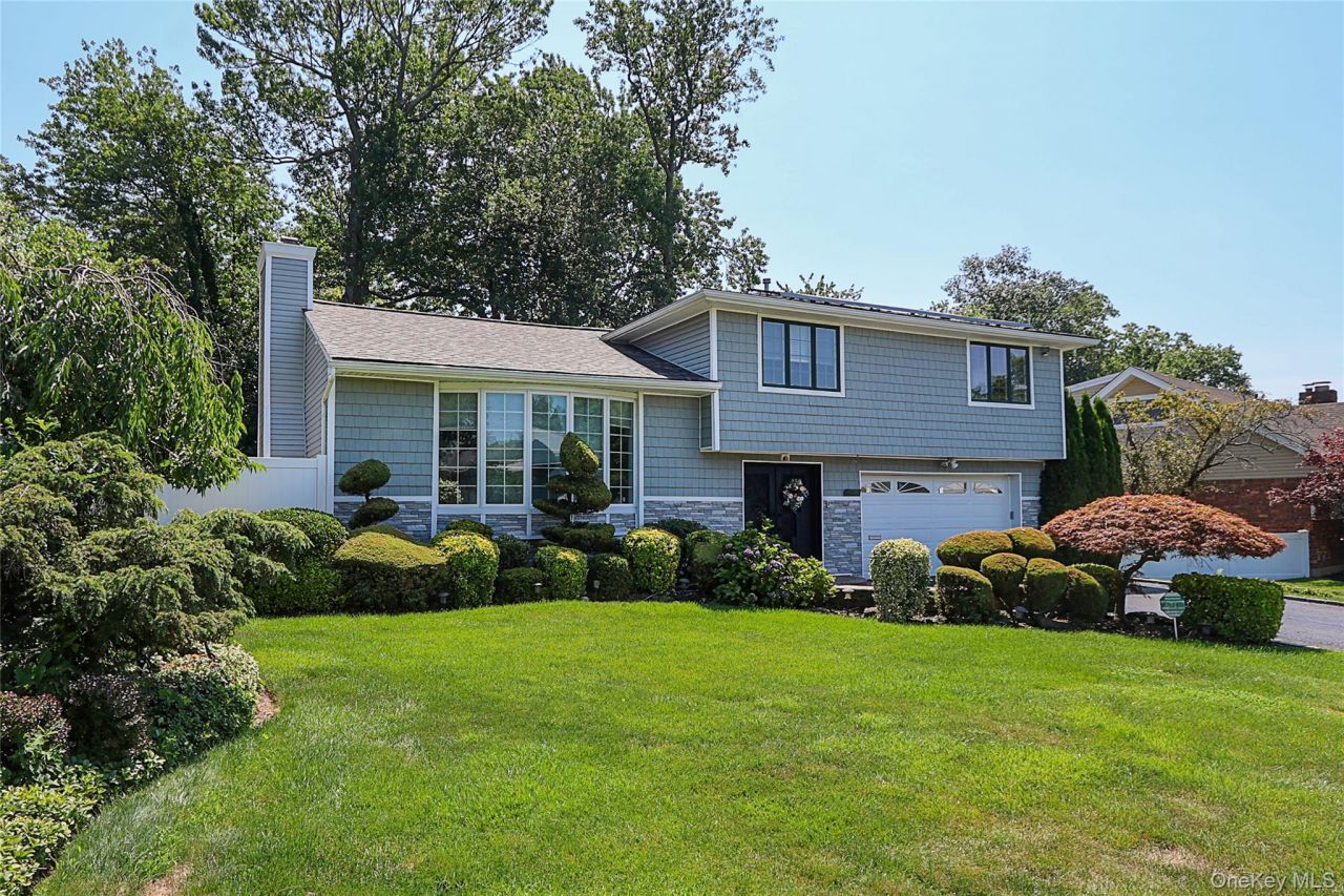 64 Hamilton Drive, Roslyn, NY 11576 Main Photo