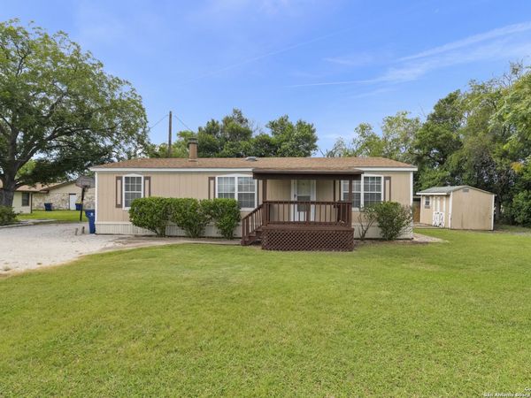 100 Haeckerville Rd, Cibolo, TX 78108