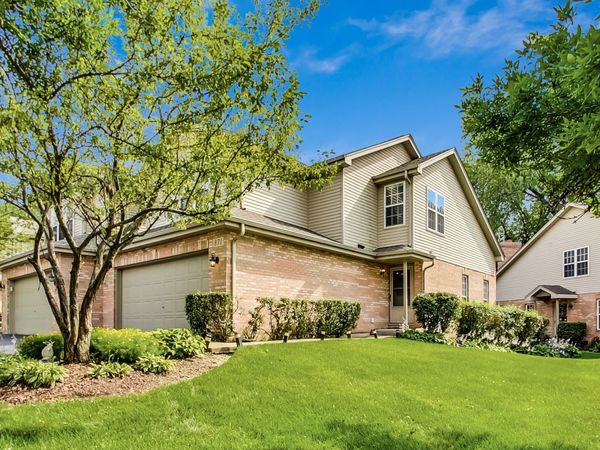 871 Rosebud Court, Roselle, IL 60172