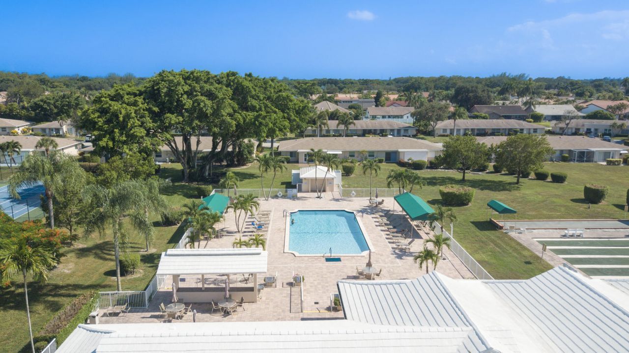 8666 Bella Vista Drive, Unit 111, Boca Raton, FL 33433 Photo
