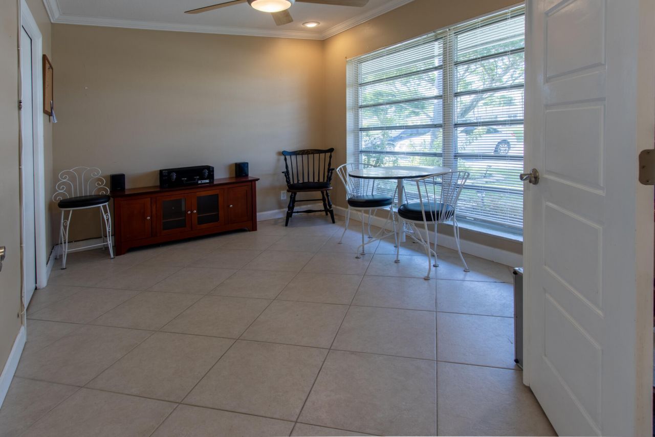 8666 Bella Vista Drive, Unit 111, Boca Raton, FL 33433 Photo