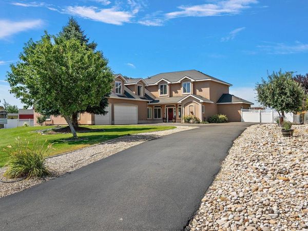 18227 Southlake Cir, Caldwell, ID 83607