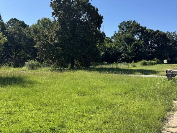 9520 Pinecone Dr, Cantonment, FL 32533