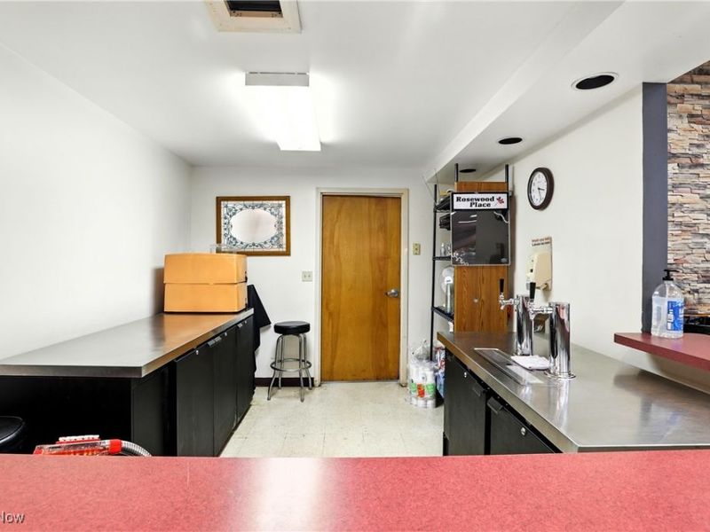 4489 Oberlin Avenue, Lorain, OH 44053 Photo 11