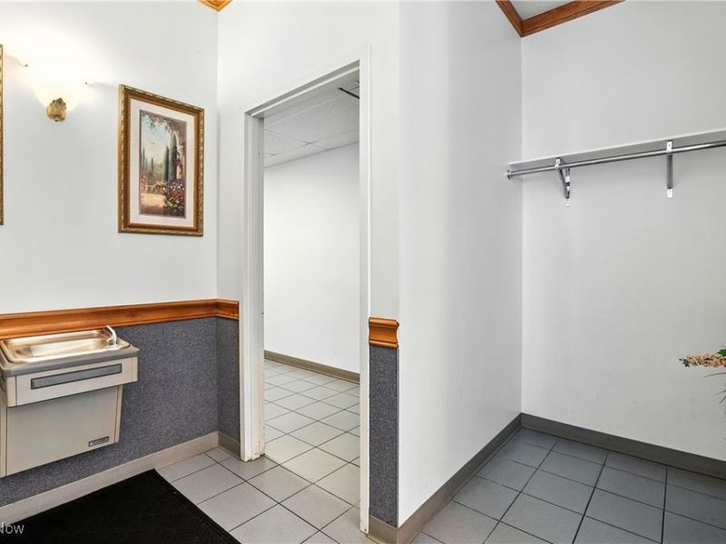 4489 Oberlin Avenue, Lorain, OH 44053 Photo 38