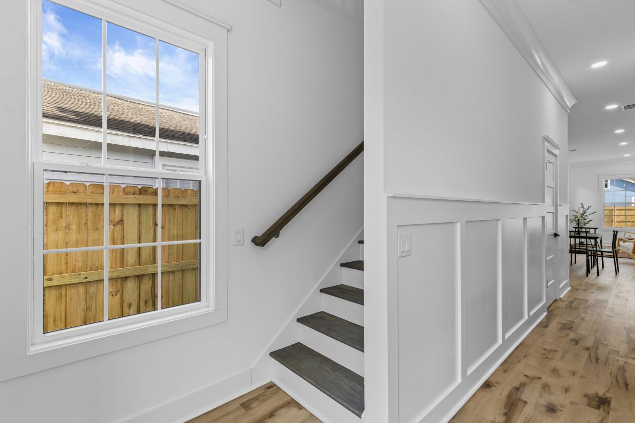 1918 Emden Street Photo 12