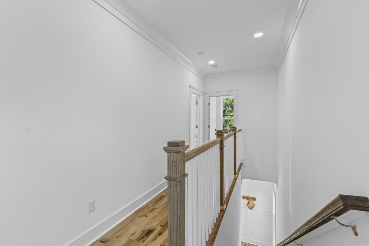 1918 Emden Street Photo 14