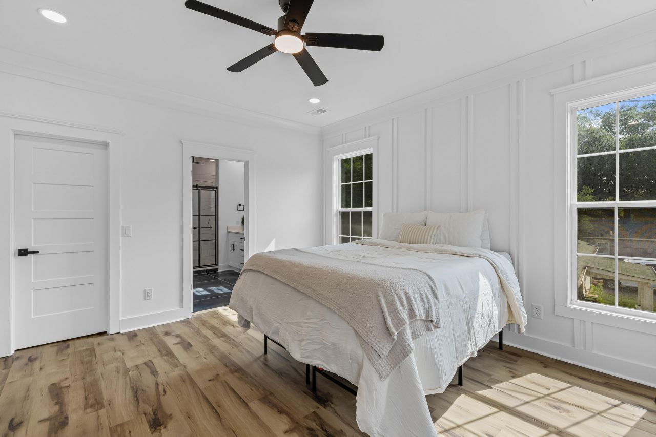 1918 Emden Street Photo 17