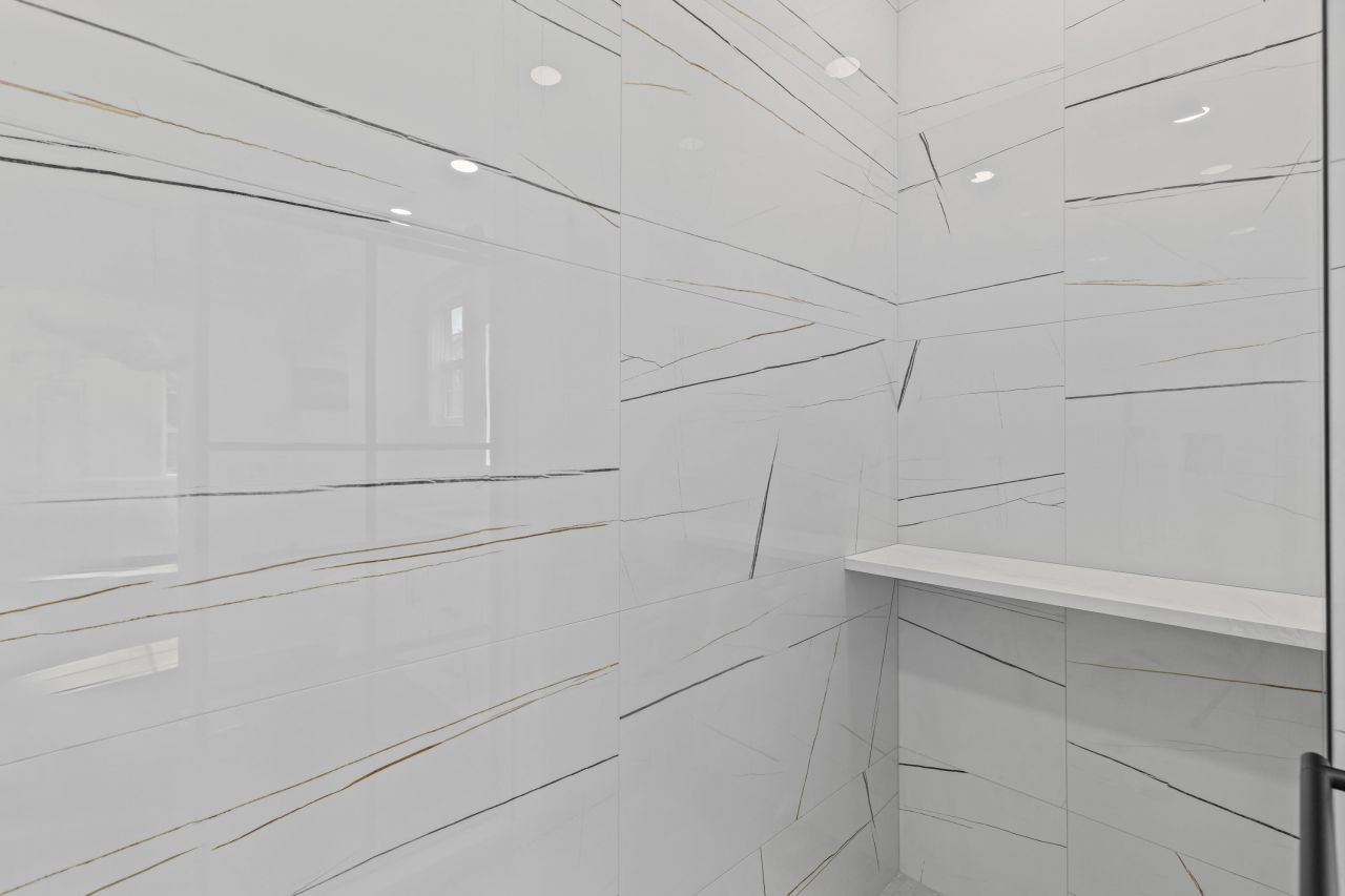 1918 Emden Street Photo 21