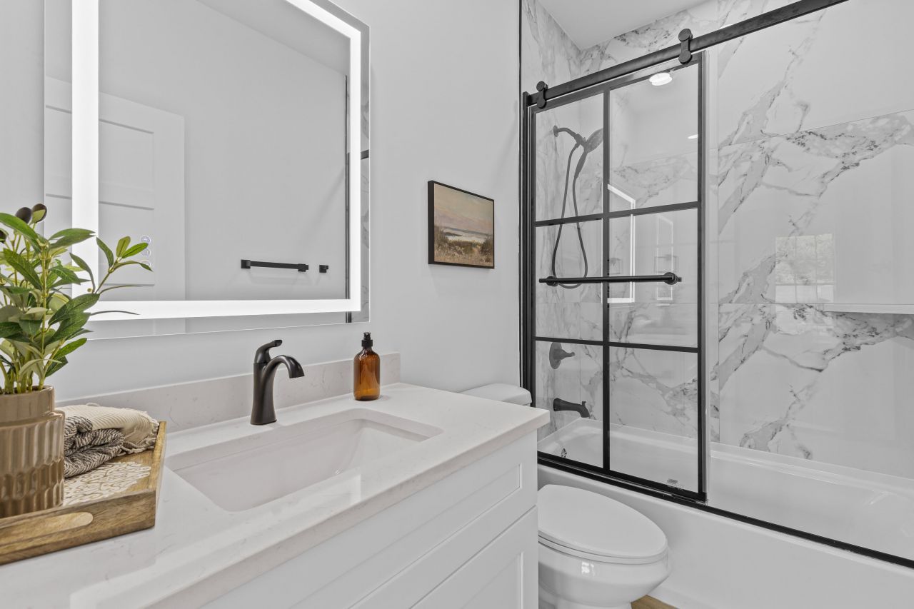 1918 Emden Street Photo 26