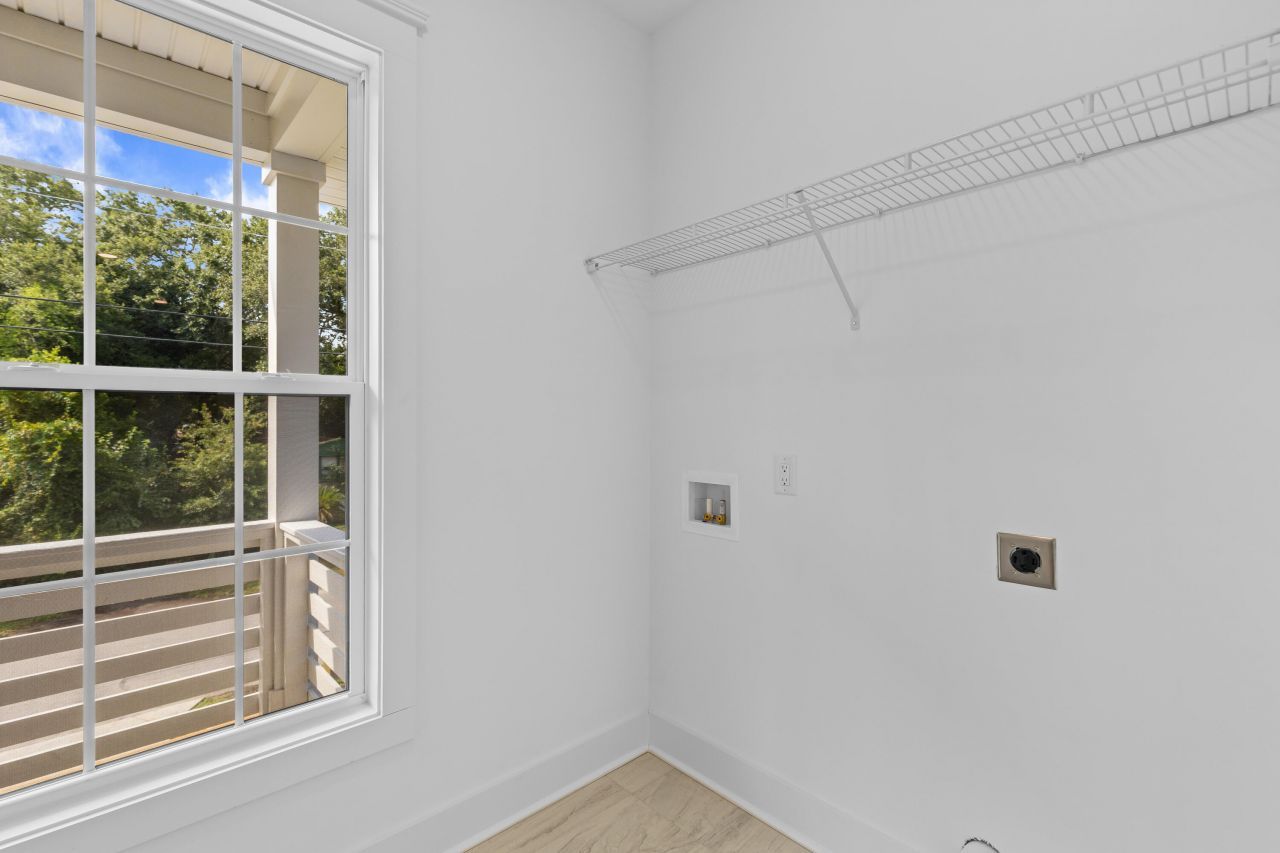 1918 Emden Street Photo 27