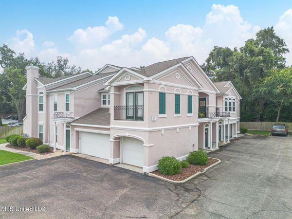 2252 Beach Drive, Gulfport, MS 39507