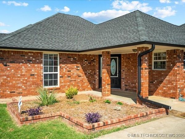 1045 W McIntosh Avenue, Checotah, OK 74426