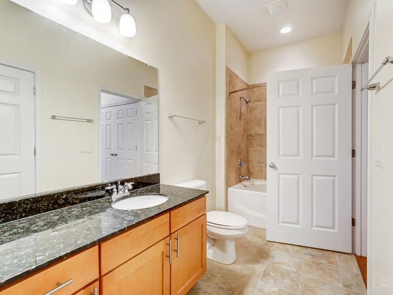 252 Stetson Street, Unit 303, Cincinnati, OH 45219 Photo 10