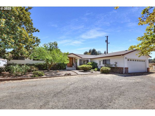 36250 ENTERPRISE RD, Creswell, OR 97426