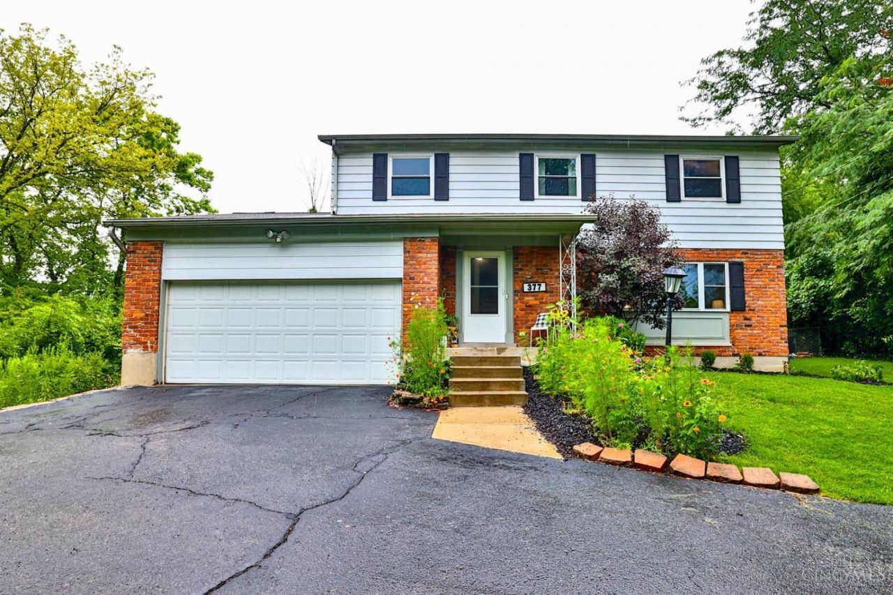 377 Compton Road, Wyoming, OH 45215 Main Photo