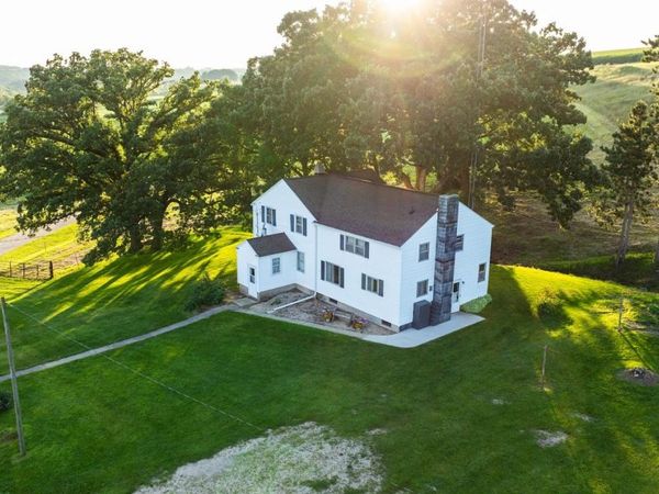 8991 Mckenzie Lane, Hollandale, WI 53516
