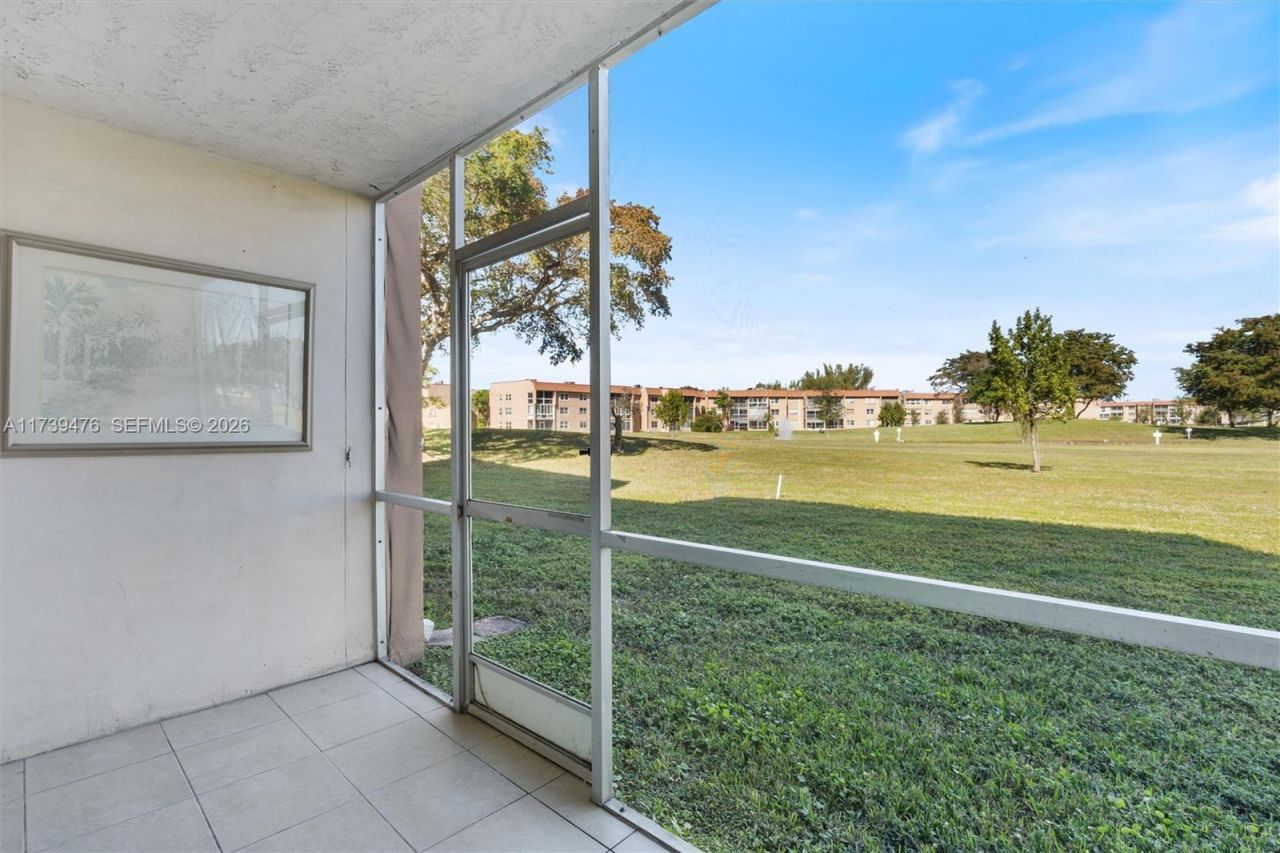 9761 Sunrise Lakes Blvd, Unit 107, Sunrise, FL 33322 Photo