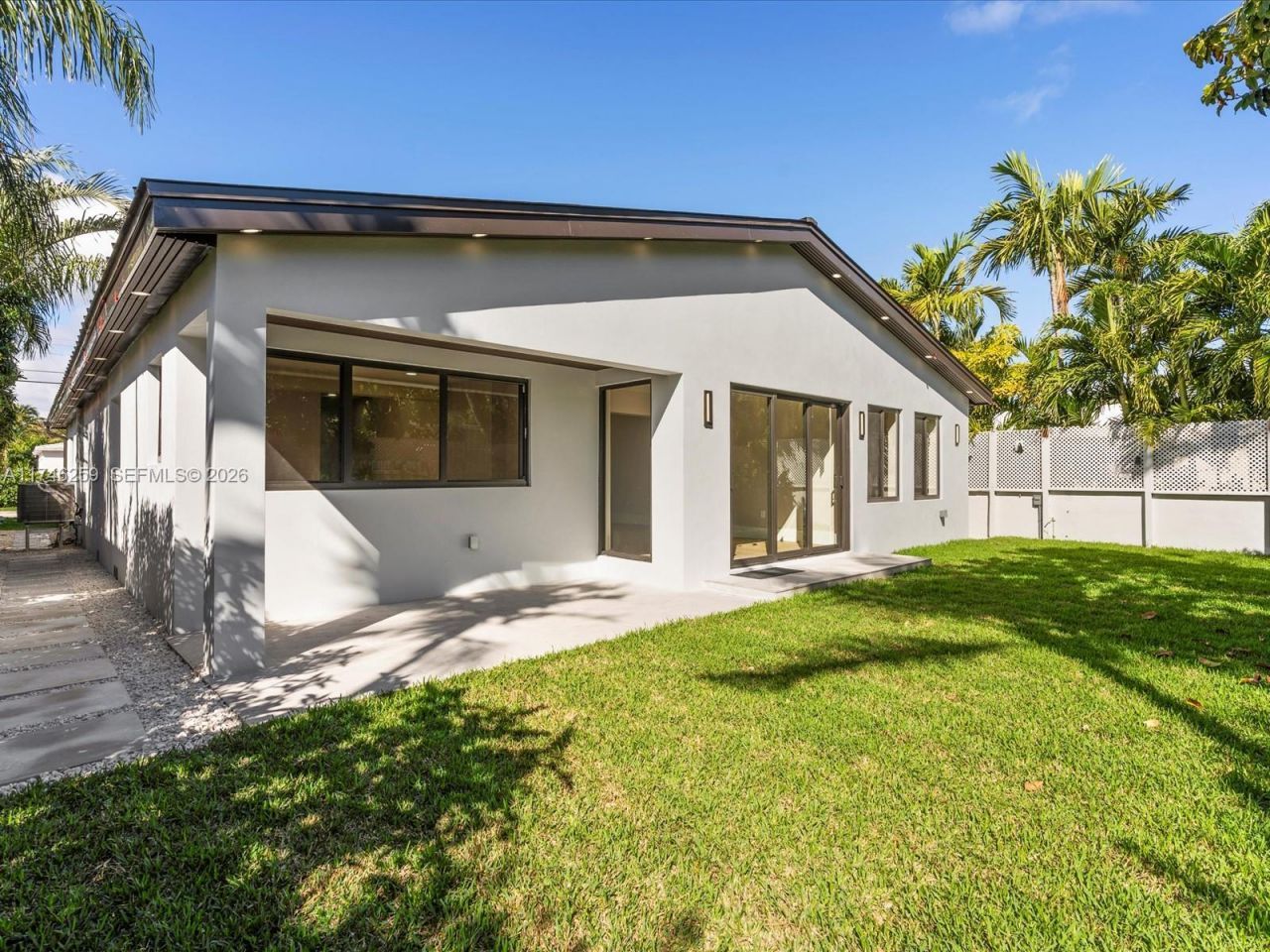 9073 Dickens Ave, Surfside, FL 33154 Photo