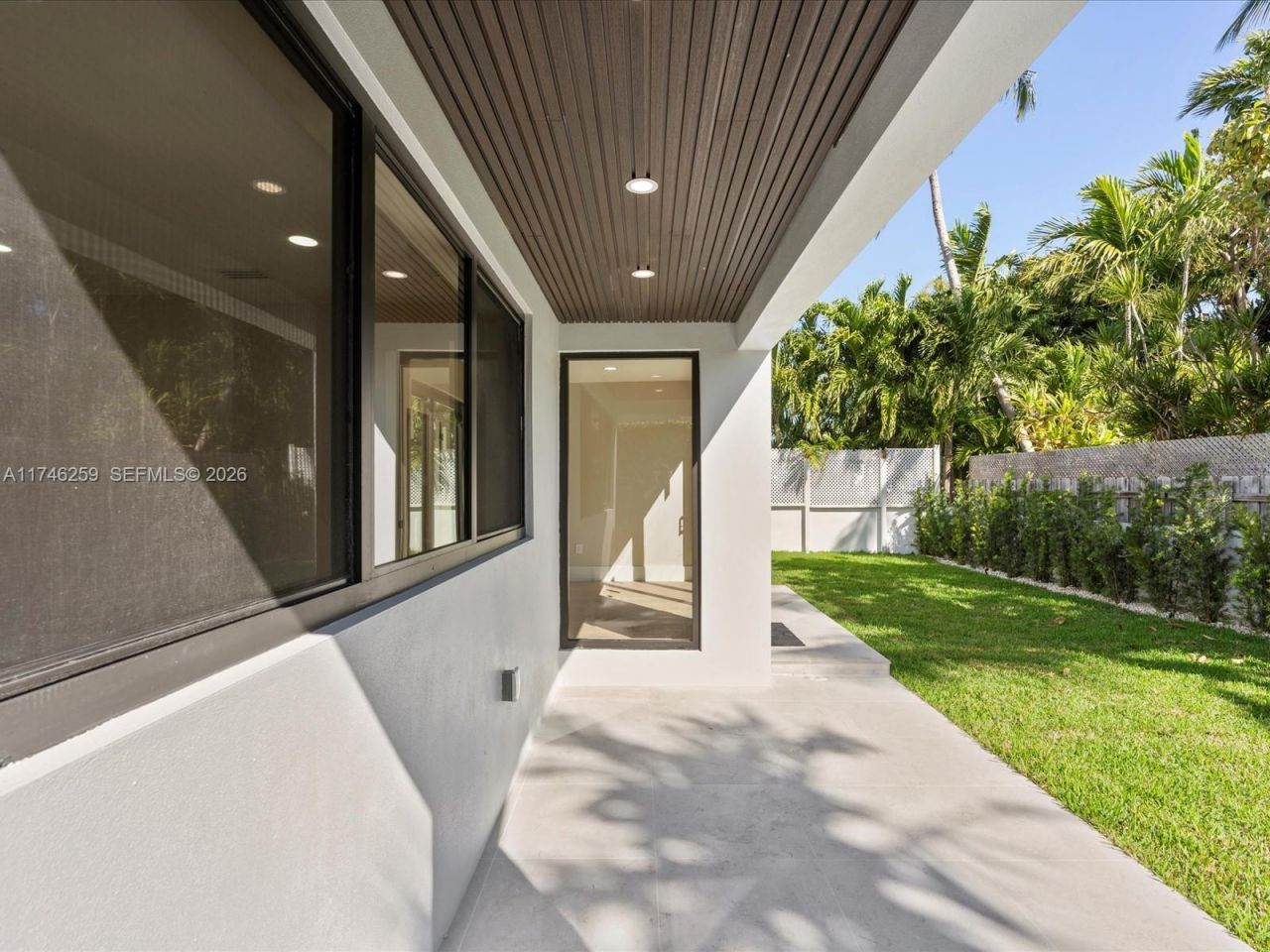 9073 Dickens Ave, Surfside, FL 33154 Photo