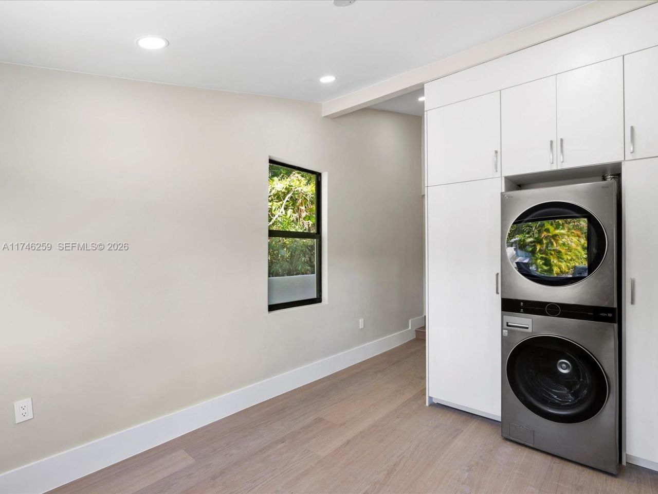 9073 Dickens Ave, Surfside, FL 33154 Photo