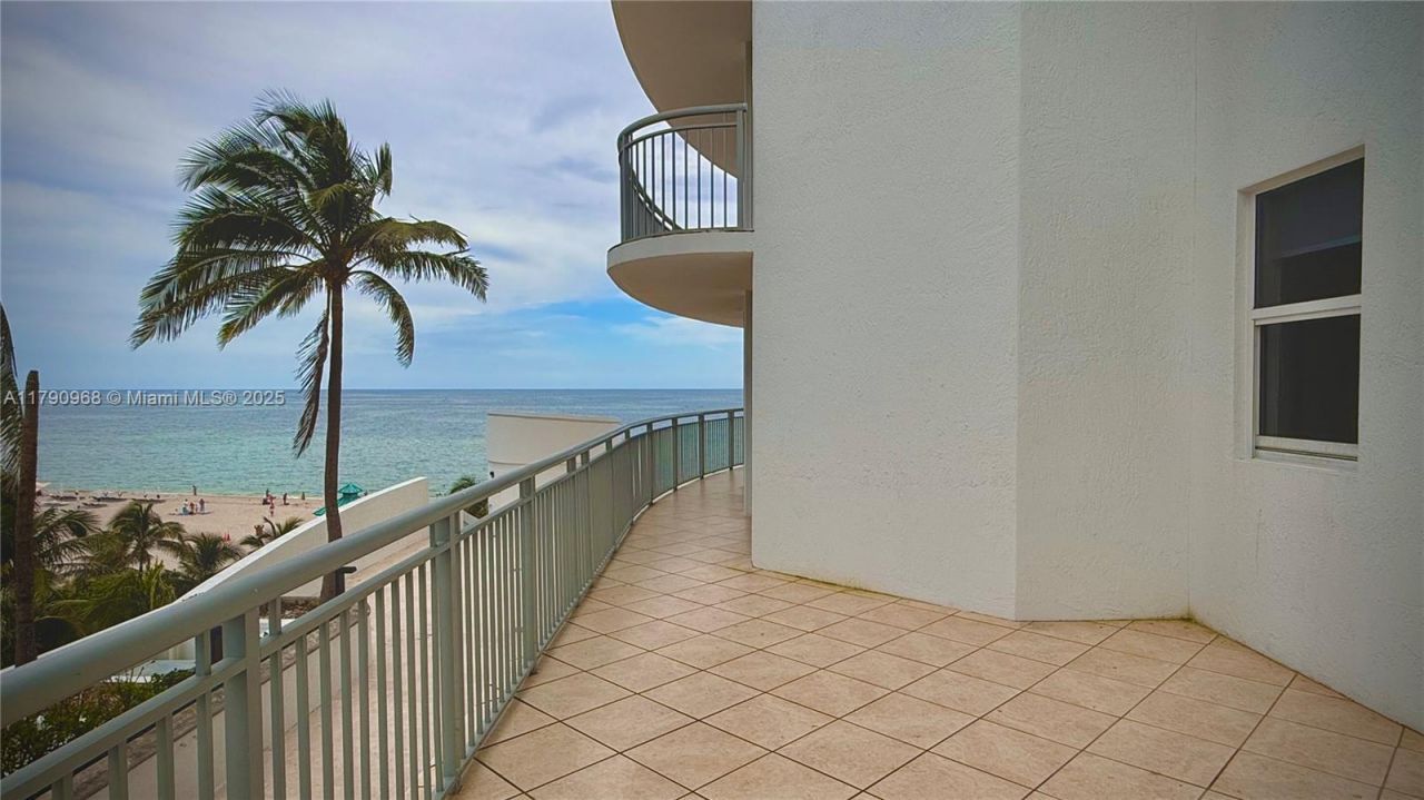 17375 Collins Ave, Unit 608, Sunny Isles Beach, FL 33160 Photo