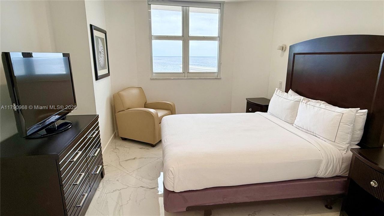 17375 Collins Ave, Unit 608, Sunny Isles Beach, FL 33160 Photo