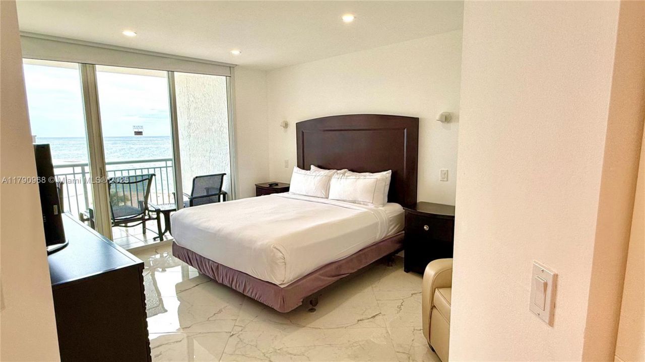 17375 Collins Ave, Unit 608, Sunny Isles Beach, FL 33160 Photo