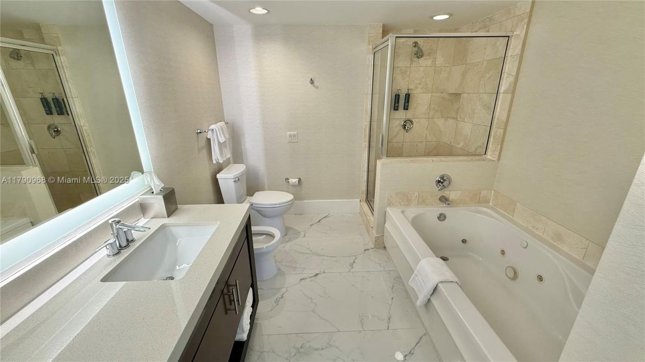 17375 Collins Ave, Unit 608, Sunny Isles Beach, FL 33160 Photo