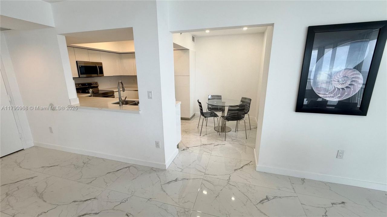 17375 Collins Ave, Unit 608, Sunny Isles Beach, FL 33160 Photo