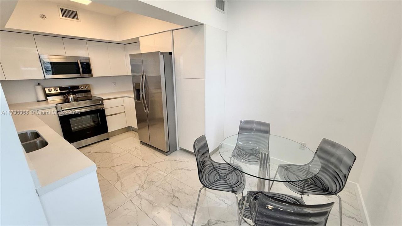 17375 Collins Ave, Unit 608, Sunny Isles Beach, FL 33160 Photo