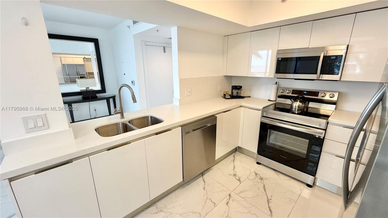 17375 Collins Ave, Unit 608, Sunny Isles Beach, FL 33160 Photo