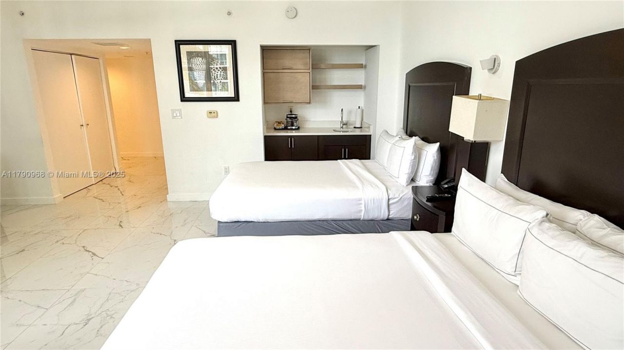 17375 Collins Ave, Unit 608, Sunny Isles Beach, FL 33160 Photo