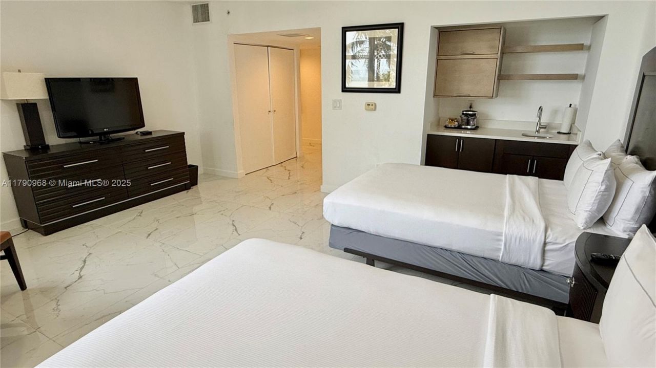 17375 Collins Ave, Unit 608, Sunny Isles Beach, FL 33160 Photo
