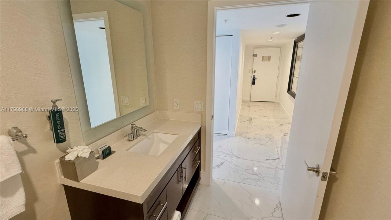 17375 Collins Ave, Unit 608, Sunny Isles Beach, FL 33160 Photo