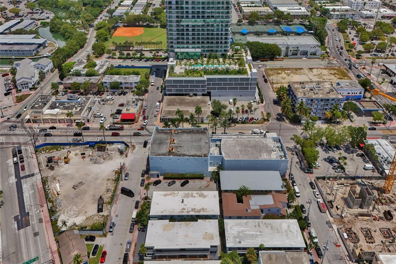 580 72nd St, Unit 1208, Miami Beach, FL 33141 Photo