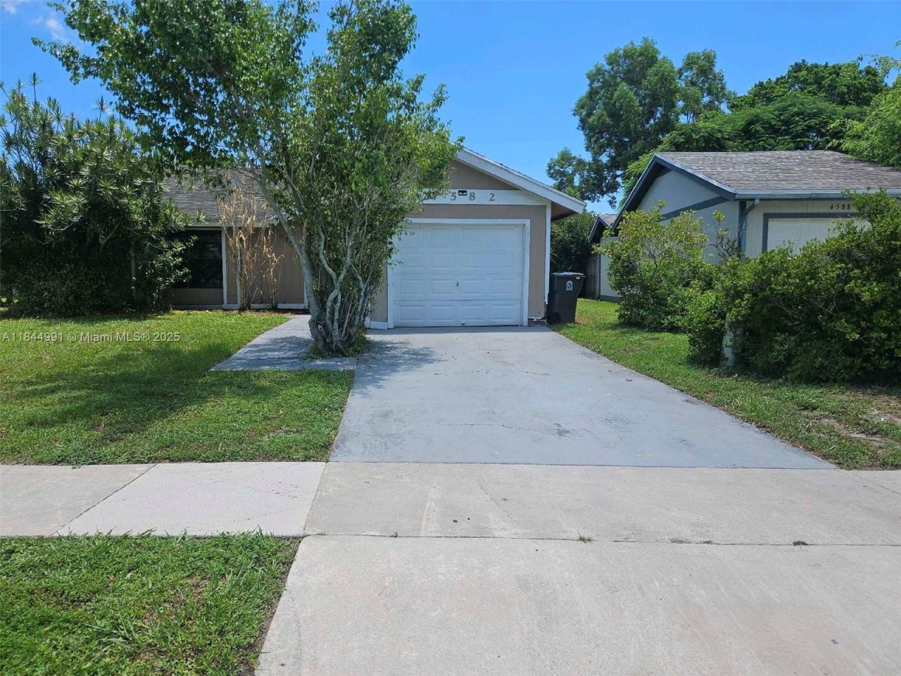 4582 Brook Dr, West Palm Beach, FL 33417 Photo