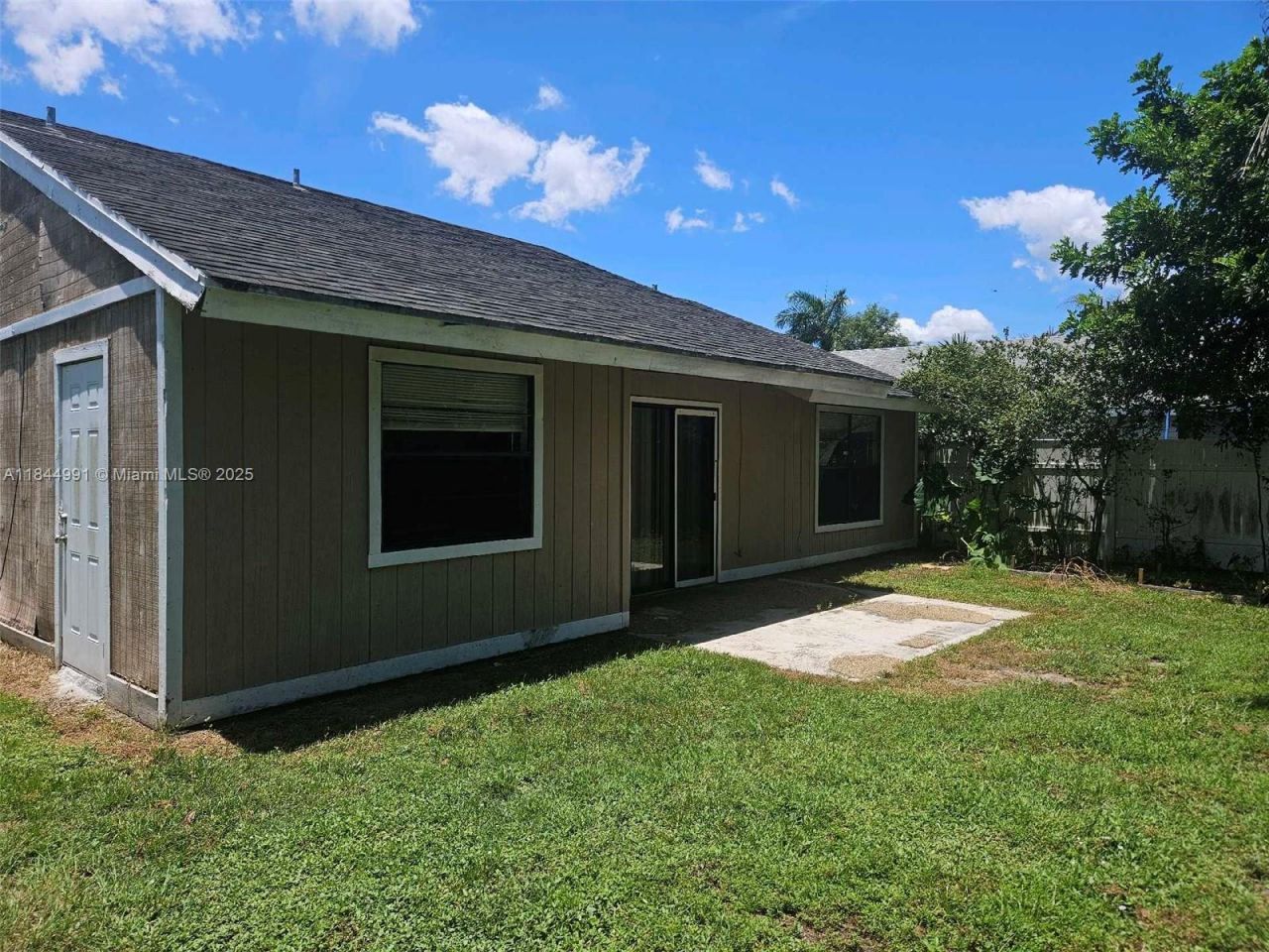 4582 Brook Dr, West Palm Beach, FL 33417 Photo
