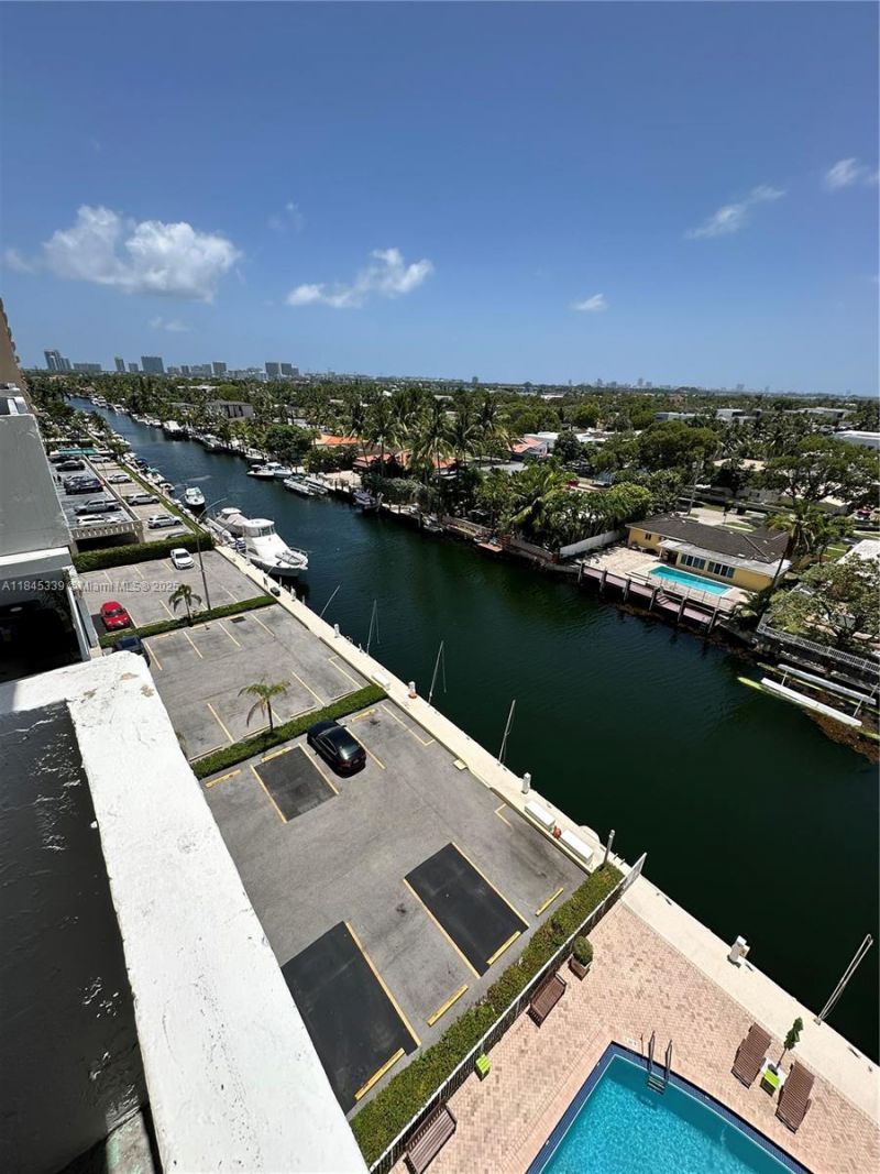 2020 NE 135th St, Unit 807, North Miami, FL 33181 Photo