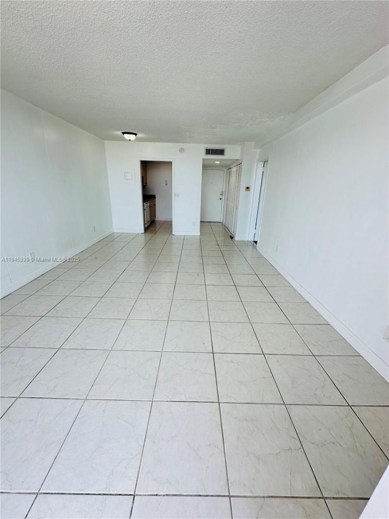 2020 NE 135th St, Unit 807, North Miami, FL 33181 Photo