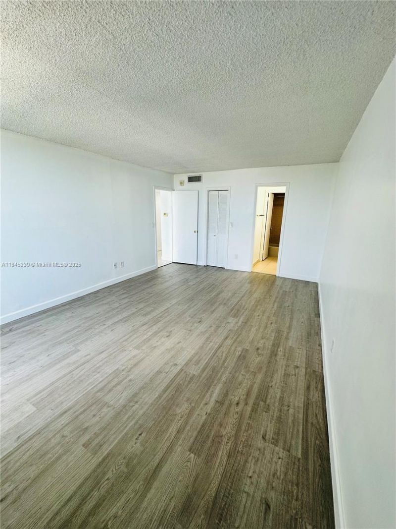 2020 NE 135th St, Unit 807, North Miami, FL 33181 Photo