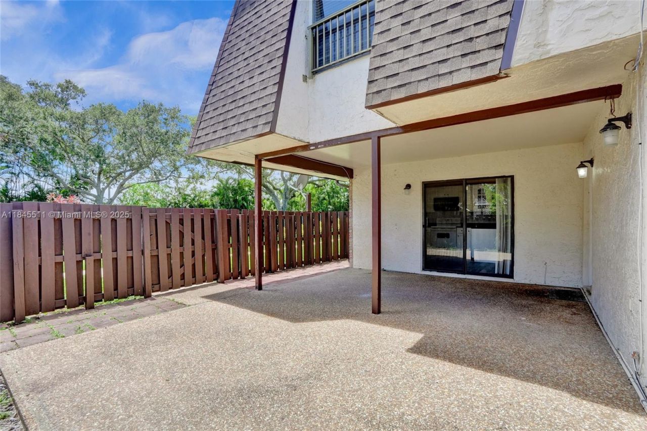 2560 NW 99th Ave, Coral Springs, FL 33065 Photo